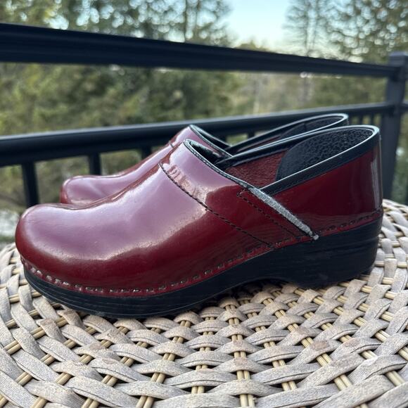 Dansko Shoes Womens 8.5-9 EU 39 Professional Clogs Red Patent Ruby Leather - Picture 4 of 16